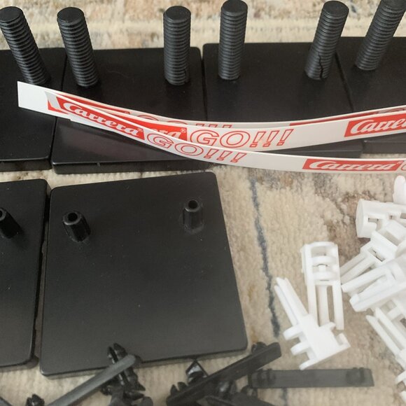 LOT CARRERA GO 1/43 SLOT CAR TRACK BRIDGE RISER POLE SUPPORTS BASES ACCESSORIES - Picture 9 of 10